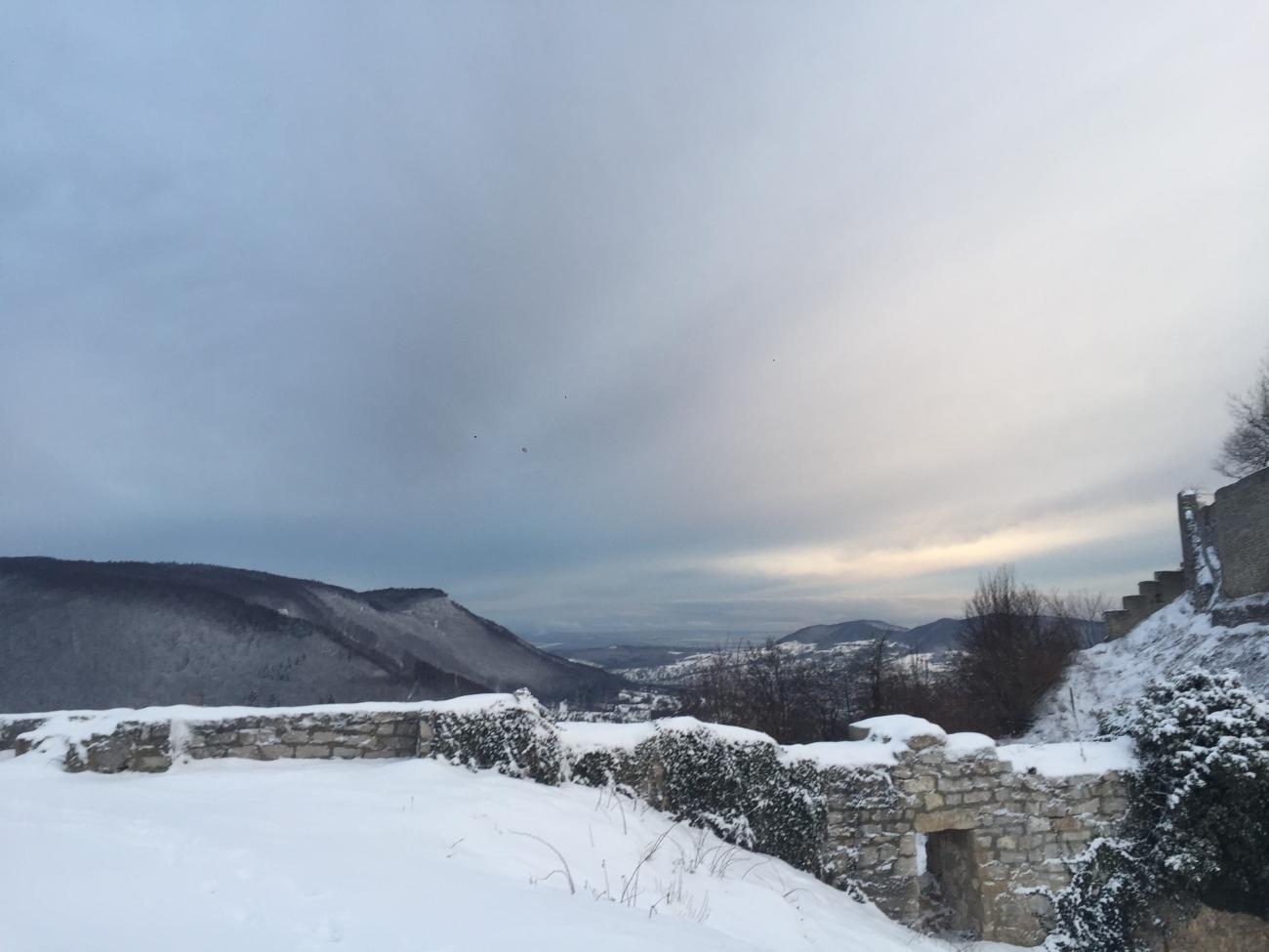 Blick vüber die winterliche schwäbische Alb